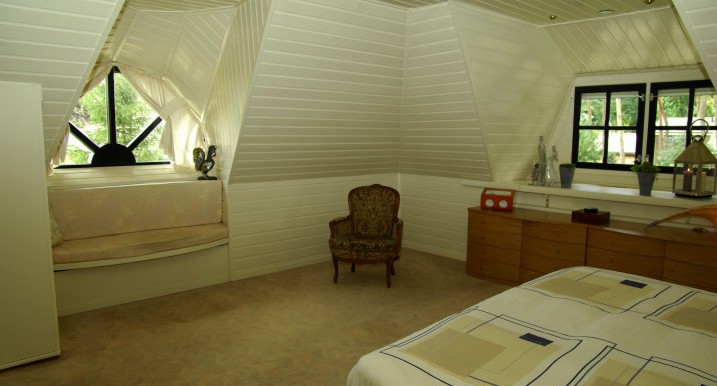 Master bedroom (1) 2