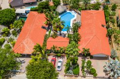Blue Bay Villa & Appartement met groot zwembad